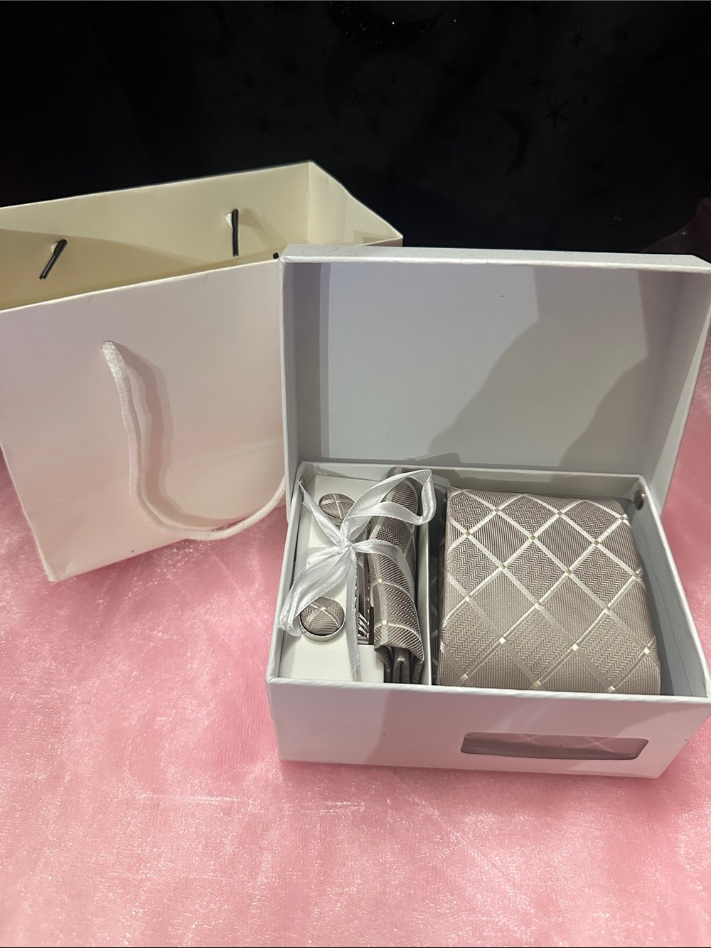 Elegant Beige Men's Tie Gift Set - Classic Check Pattern